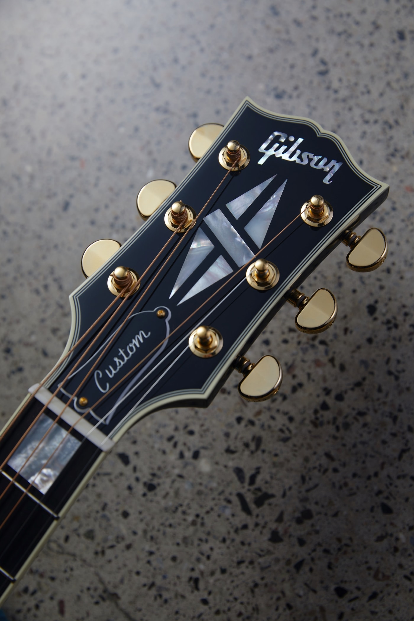 Image of Gibson hummingbird custom 10